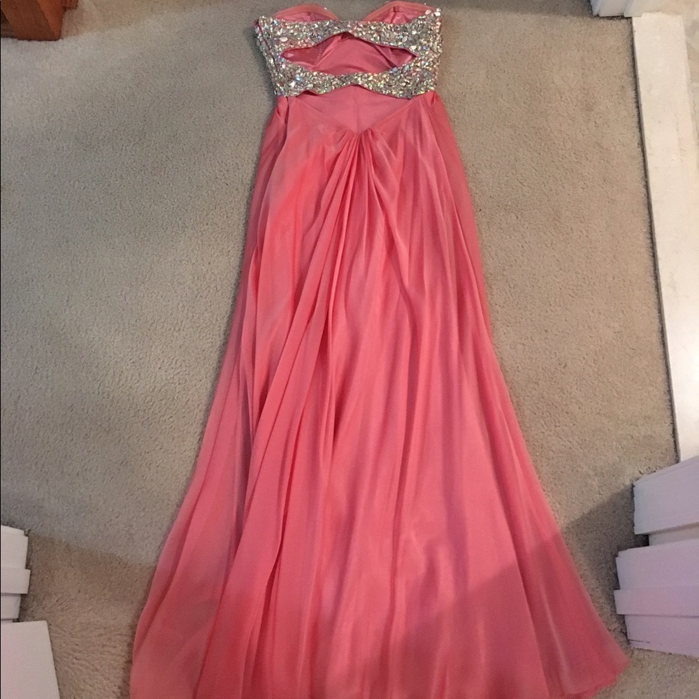 Prom dress - Picture 2 of 4