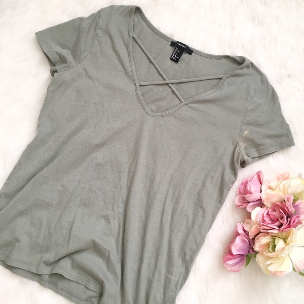 Forever 21 🦋 Forest Green Criss Cross Tee SZ S - Picture 1 of 4