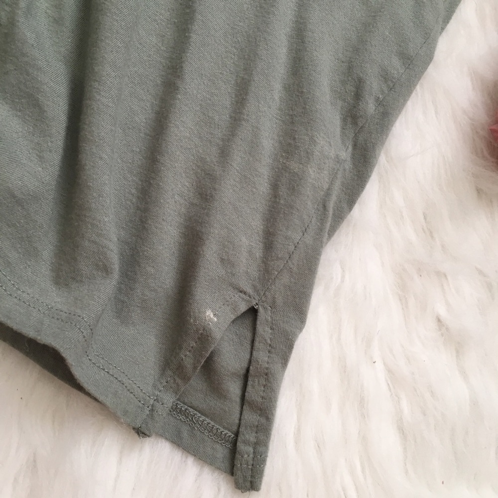 Forever 21 🦋 Forest Green Criss Cross Tee SZ S - Picture 3 of 4