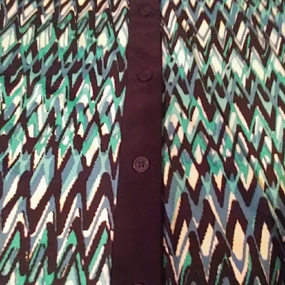 Beautiful Bundle Tops - Picture 4 of 6