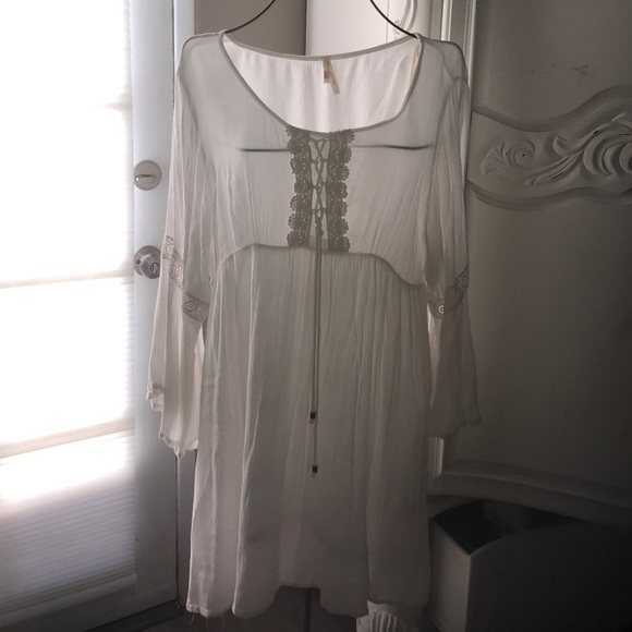 Dresses & Skirts - Gorgeous White summer dress, top, or swim cover up