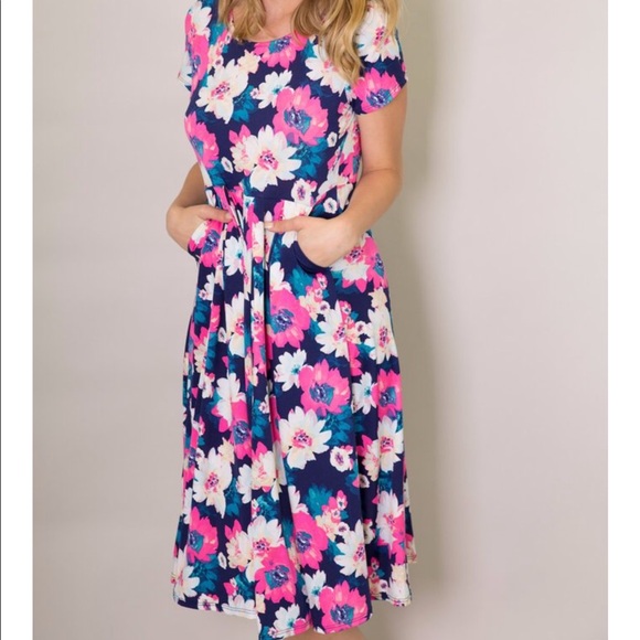 Flower dress - Picture 1 of 2