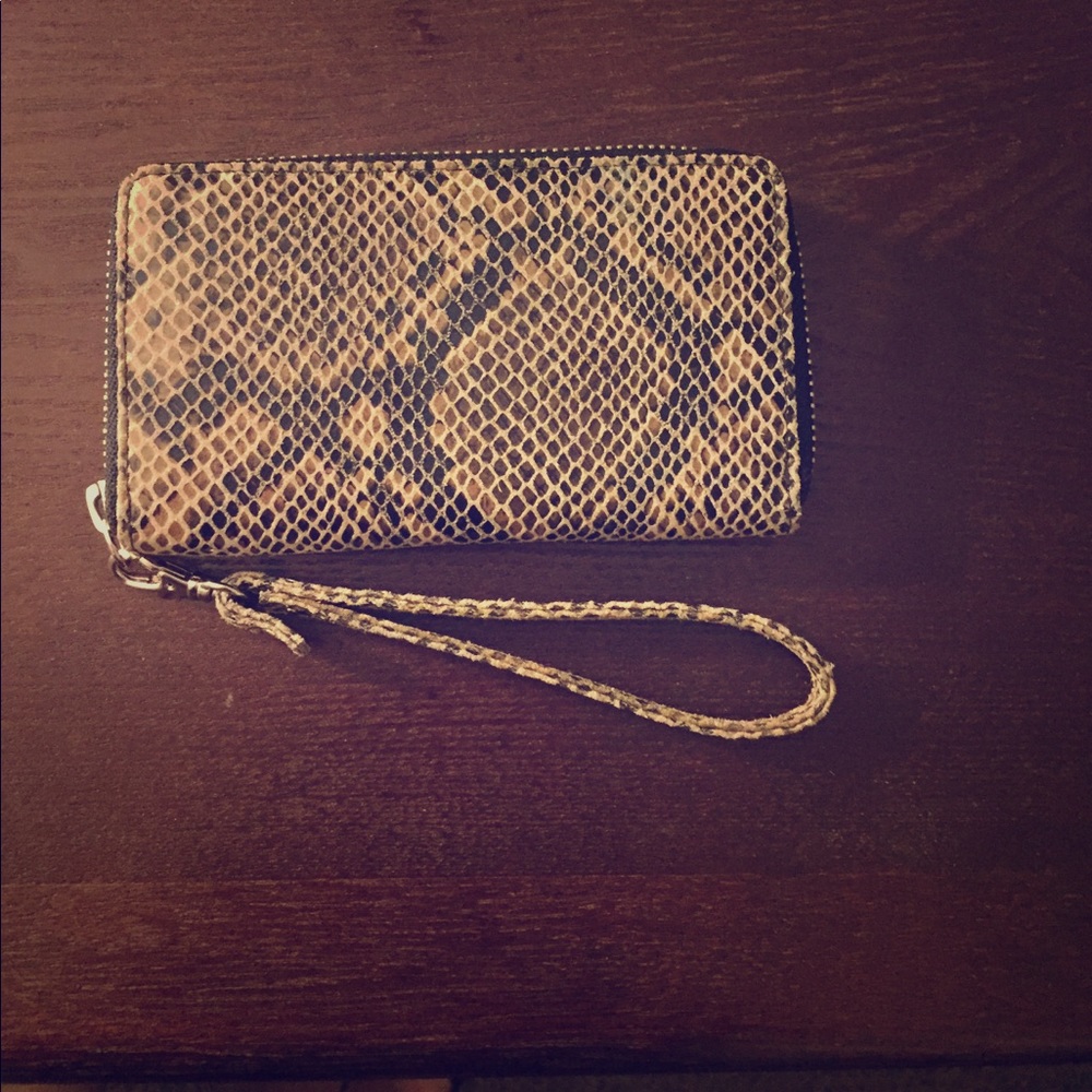 NWOT Snakeskin wristlet