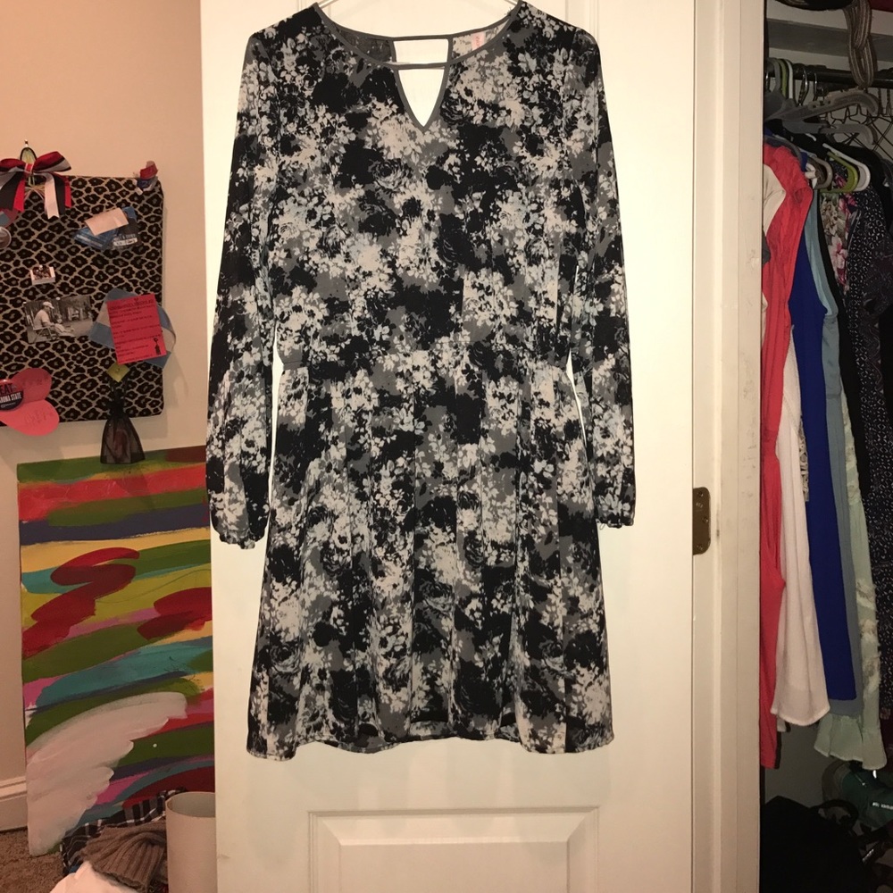 Black long sleeve dress