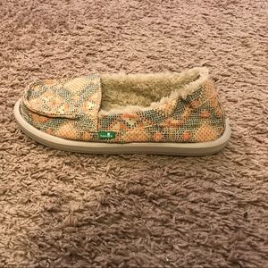 Brand new Sanuk slippers never worn!!