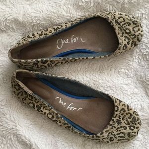 Toms cheetah print ballet flats