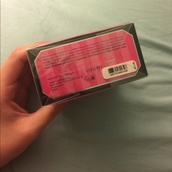 Victoria's Secret Bombshell perfume 1.7 fl oz - Picture 3 of 3