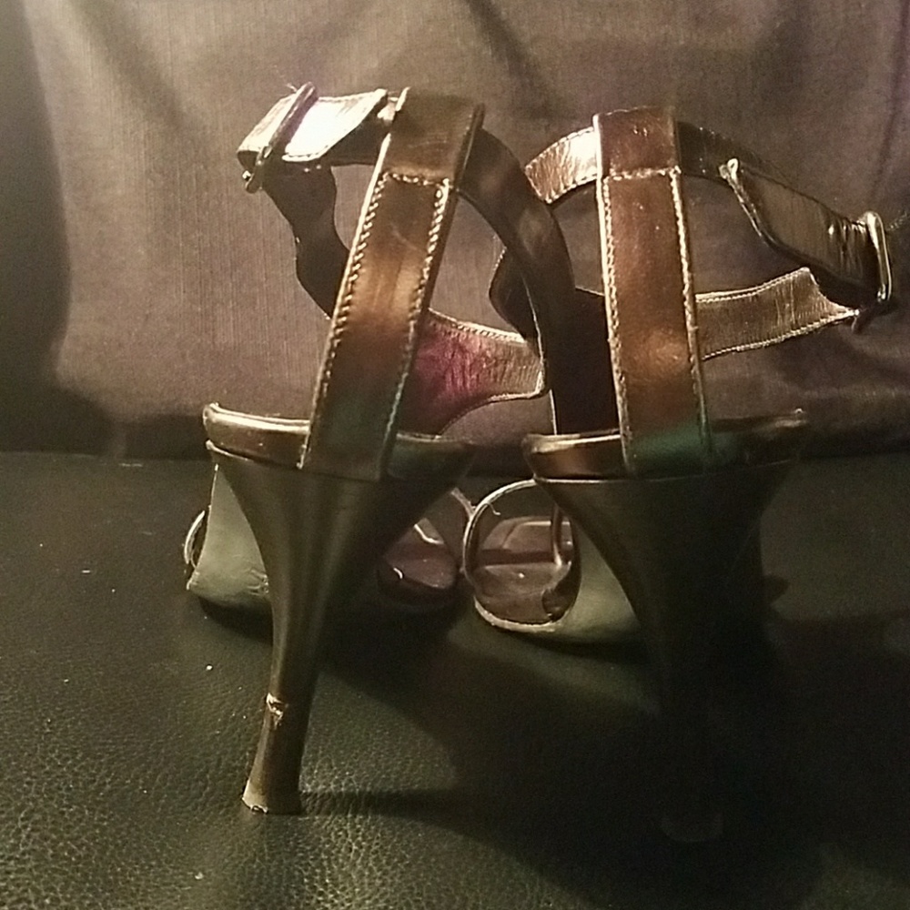 Shoes - Picture 4 of 4
