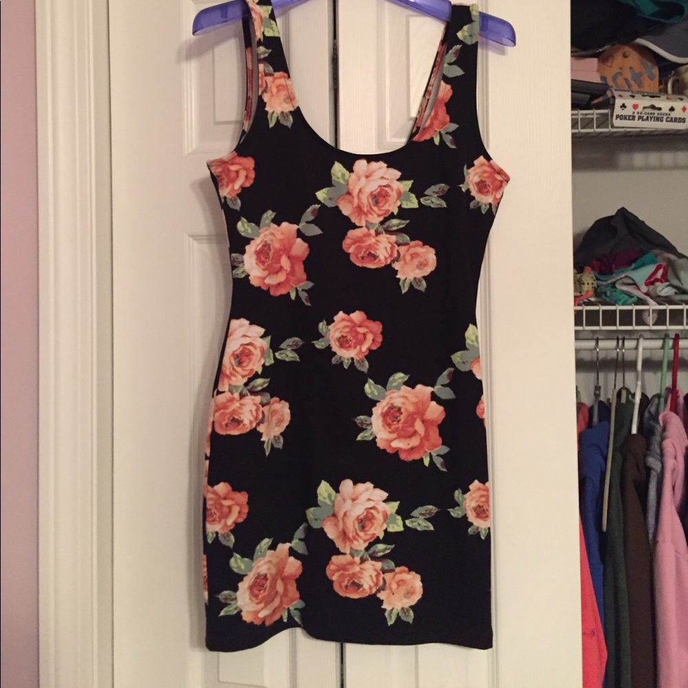 Fitted short length black dress from Forever 21