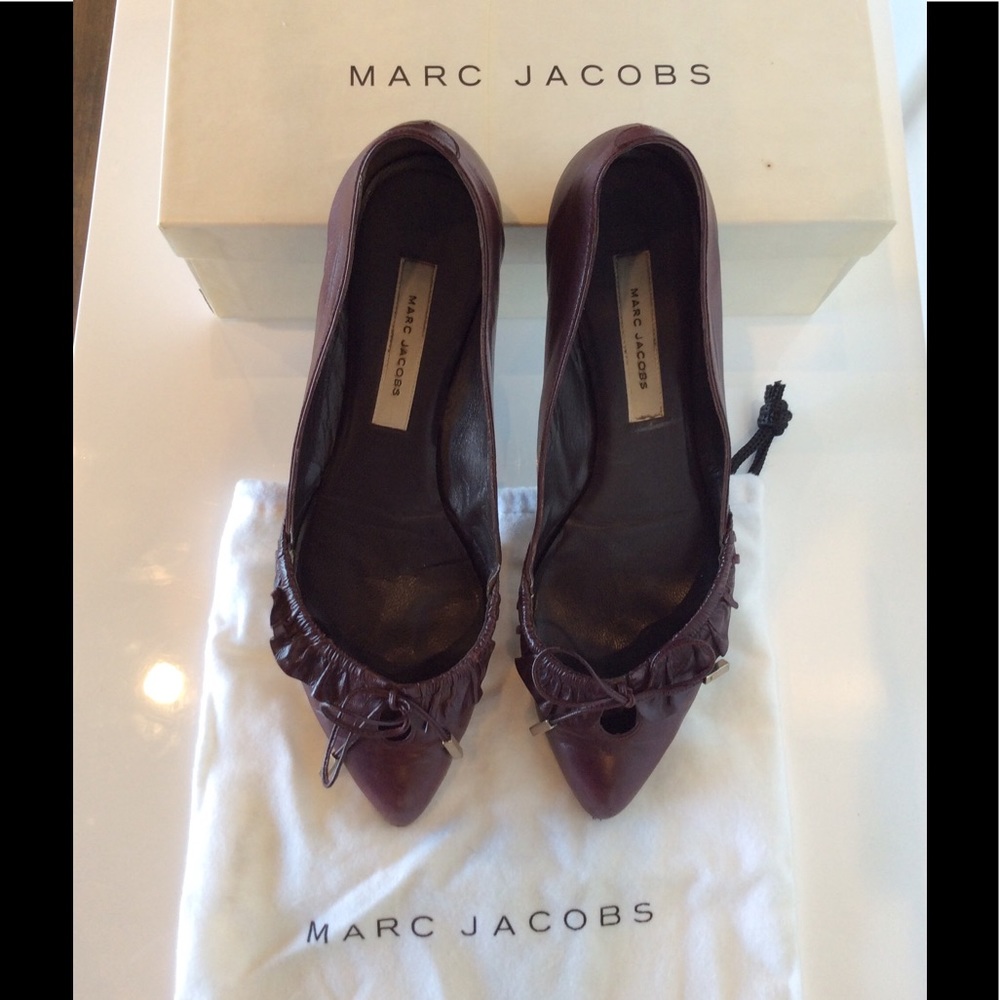 Authentic Marc Jacobs Tripon point toe flats