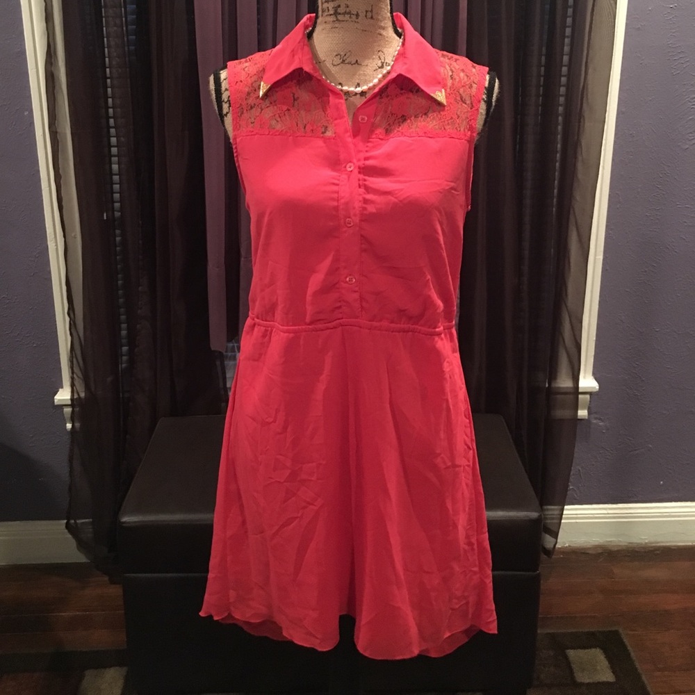 🌸🌸CUTE INDULGE CORAL COLLAR DRESS🌷🌷