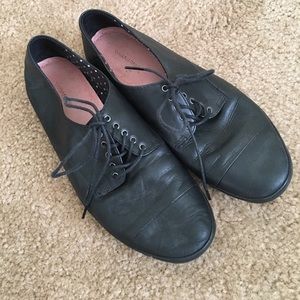 Vagabond Leather Flats