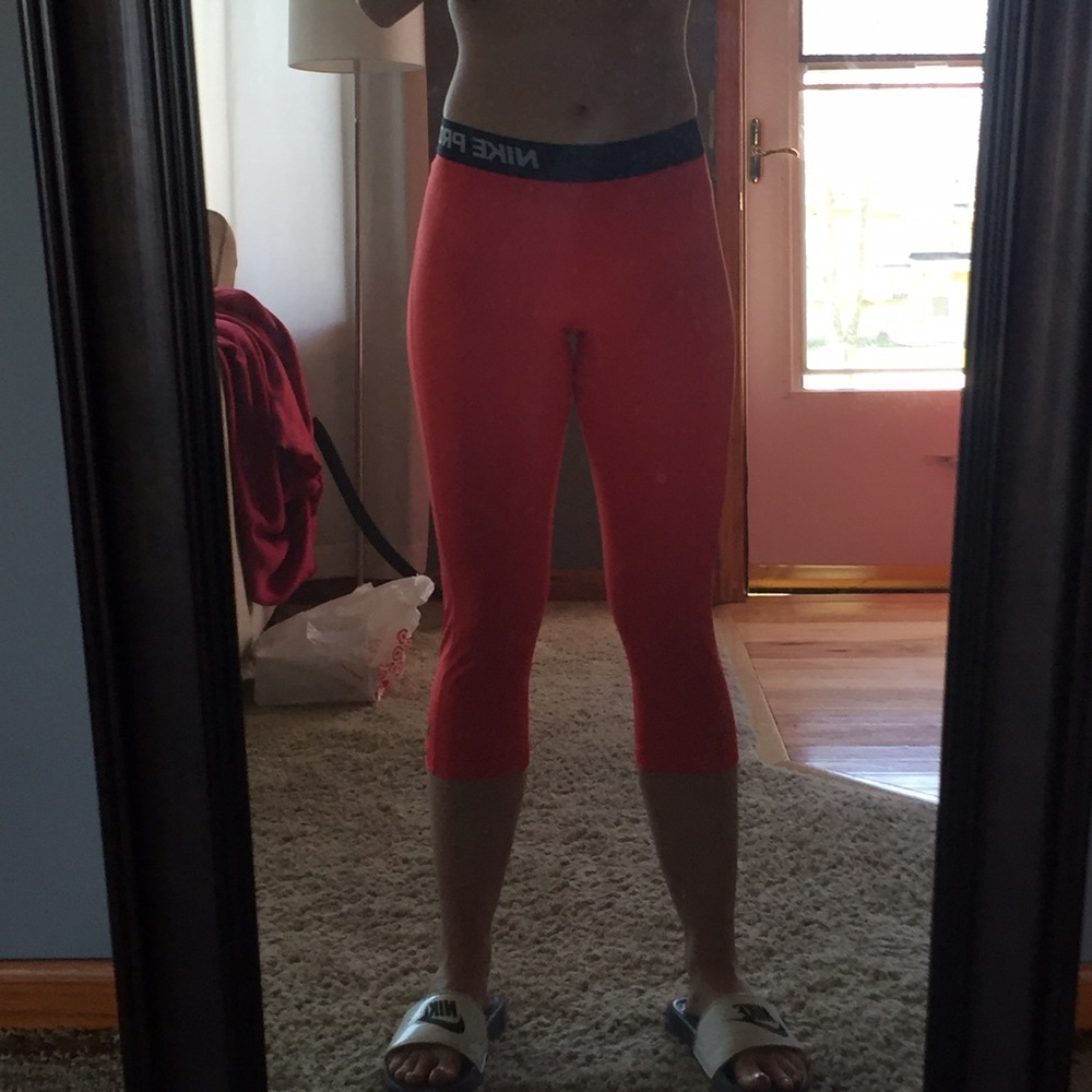Nike Pro capris