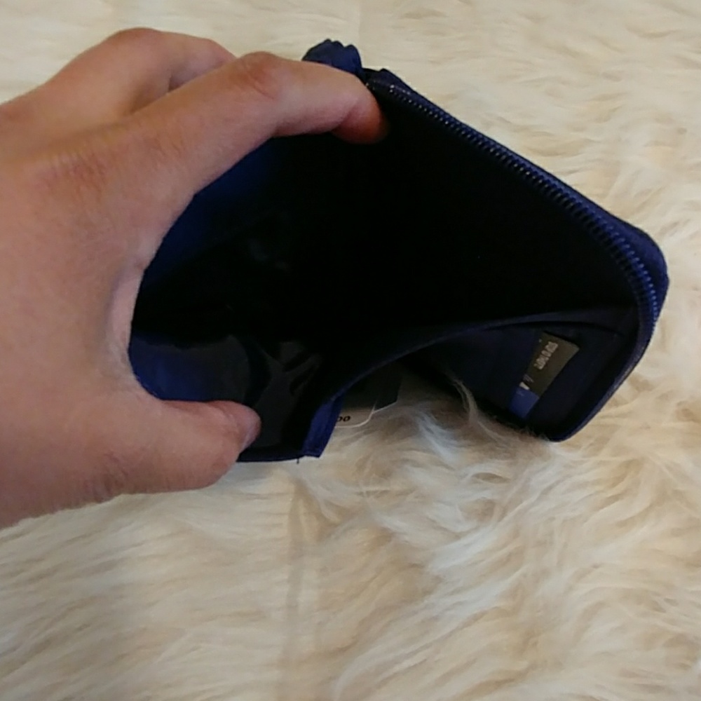 Blue clutch wristlet - Picture 3 of 4