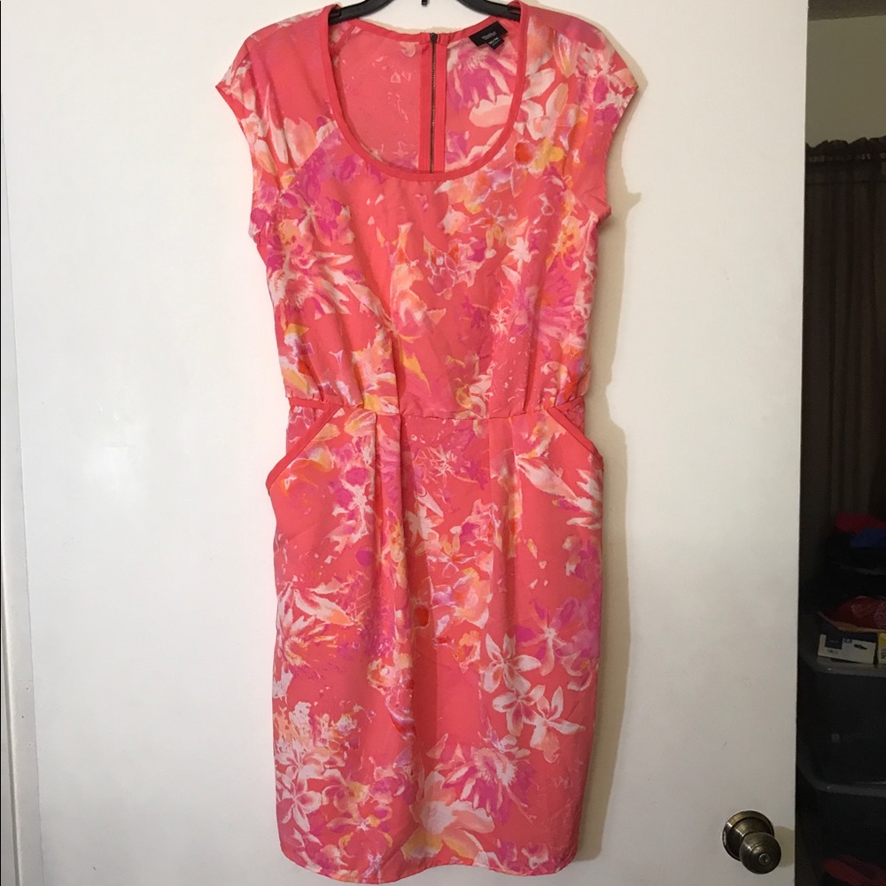 Cute coral summer dress - Picture 1 of 5