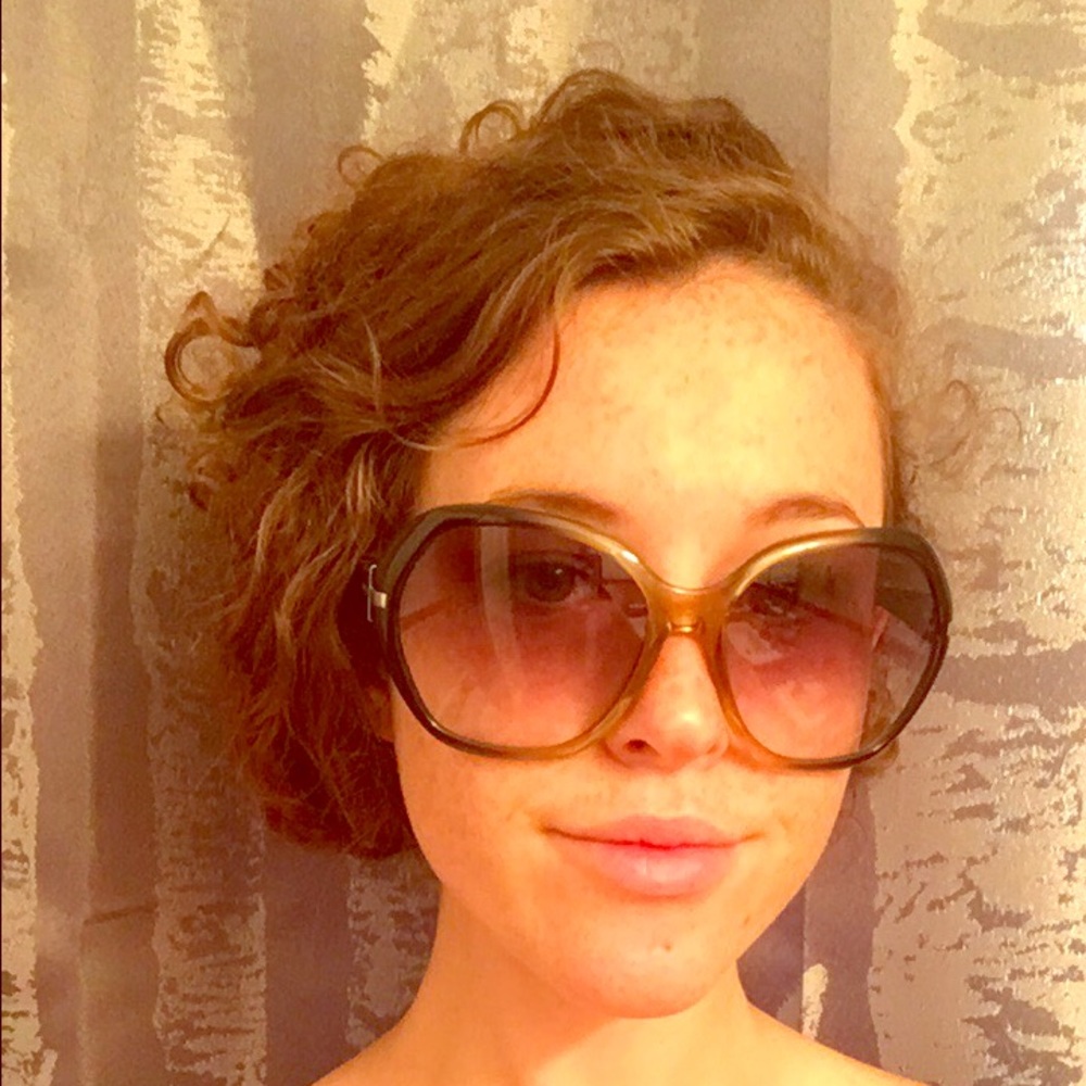 🎉HOST PICK🎉😍Prada Oversized Sunglasses😍 - Picture 2 of 8