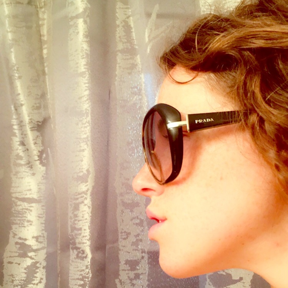 🎉HOST PICK🎉😍Prada Oversized Sunglasses😍 - Picture 3 of 8