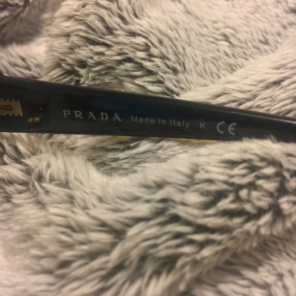 🎉HOST PICK🎉😍Prada Oversized Sunglasses😍 - Picture 8 of 8