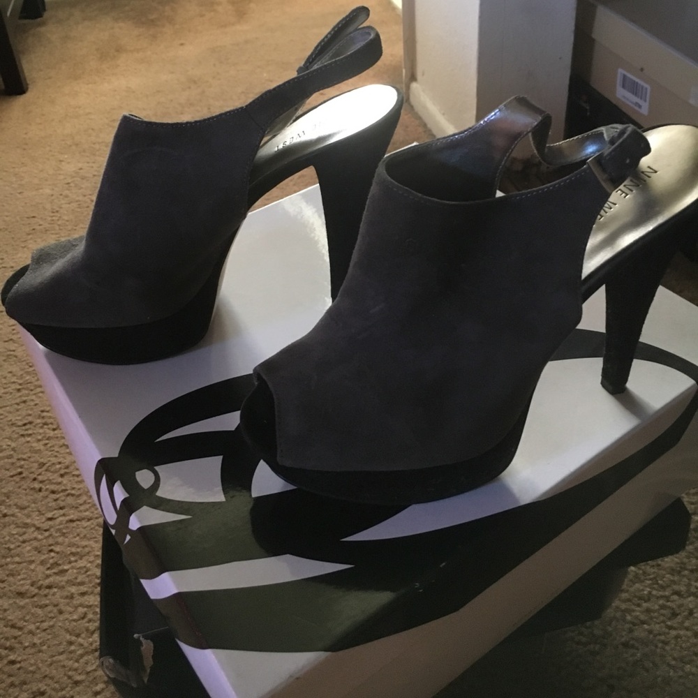 Grey/Blk heels