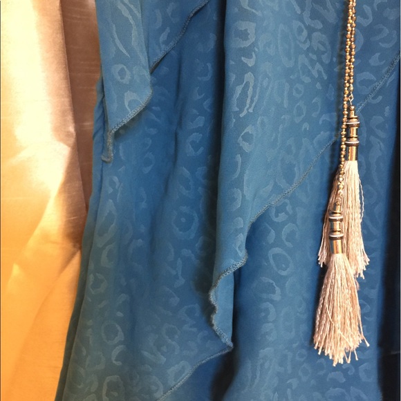 Charlotte Russe Tunic - Picture 2 of 8