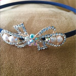 ✨NEW✨Navy Blue Crystal & Pearl Bow Headband