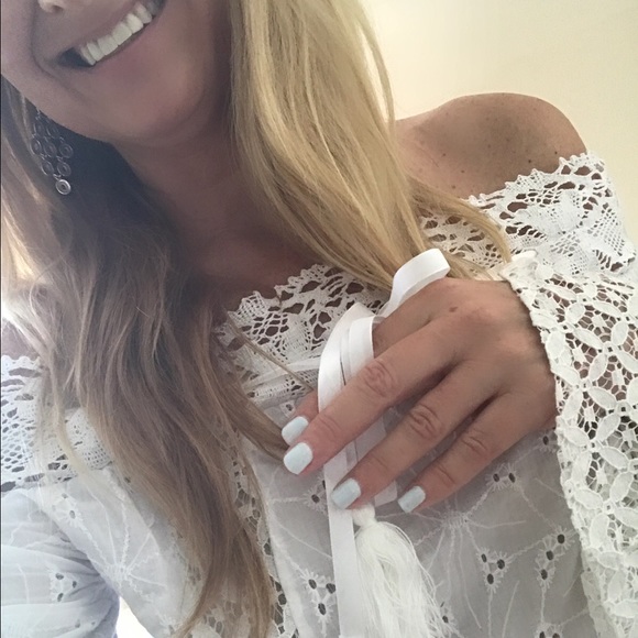 🍂Lace Off The Shoulder Top🍂2 Hr Sale/2 Left - Picture 3 of 7