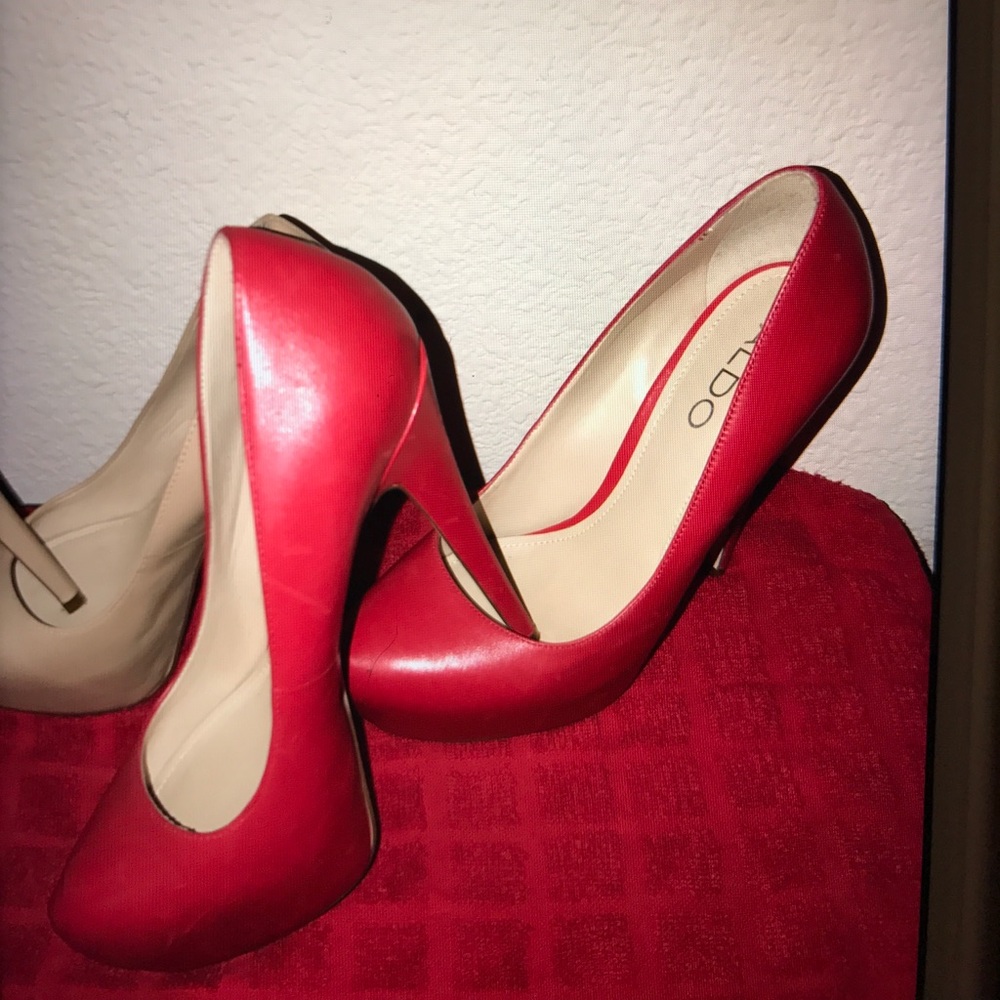 Heels - Picture 4 of 6