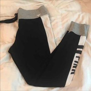 VS PINK LACE UP CAMPUS LEGGING!