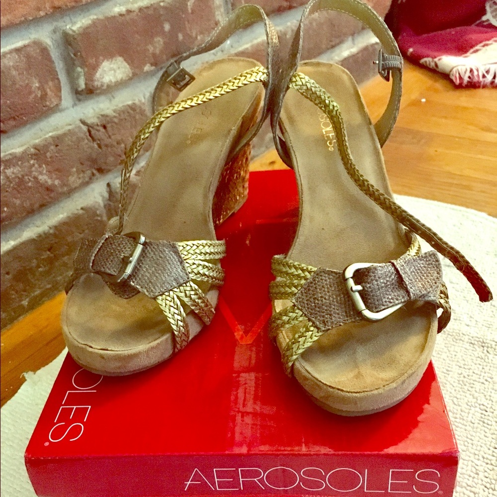 Aerosoles Wedge snake skin and gold sandal