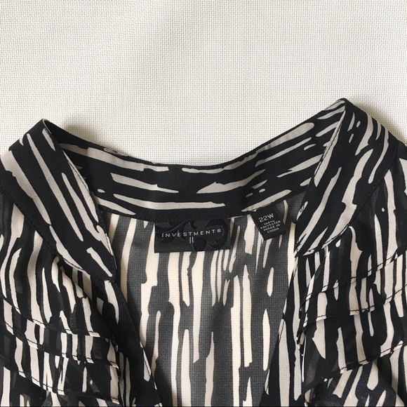 Investments sheer ruffled top size W22 - Picture 3 of 4