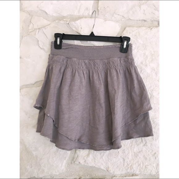 American Eagle Ruffled Grey Skirt - Picture 2 of 2