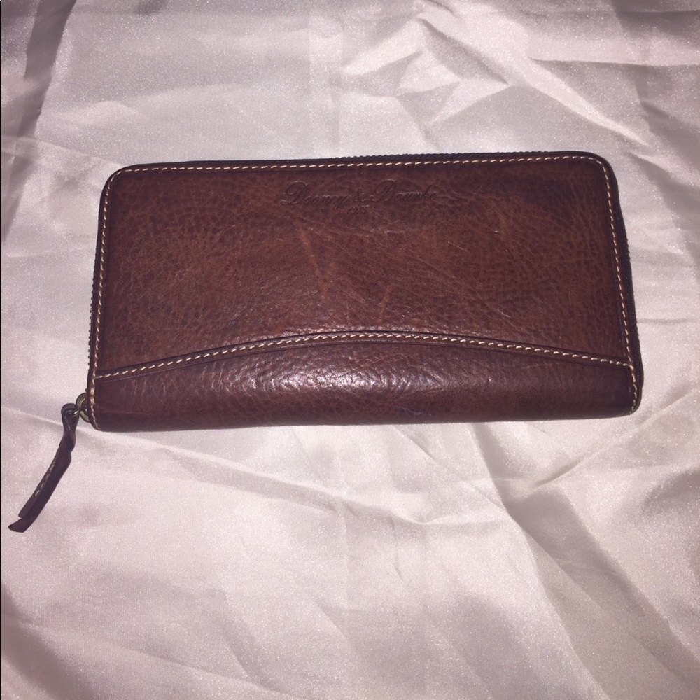 🛍 GORGEOUS LARGE BROWN DOONEY AND BOURKE WALLET