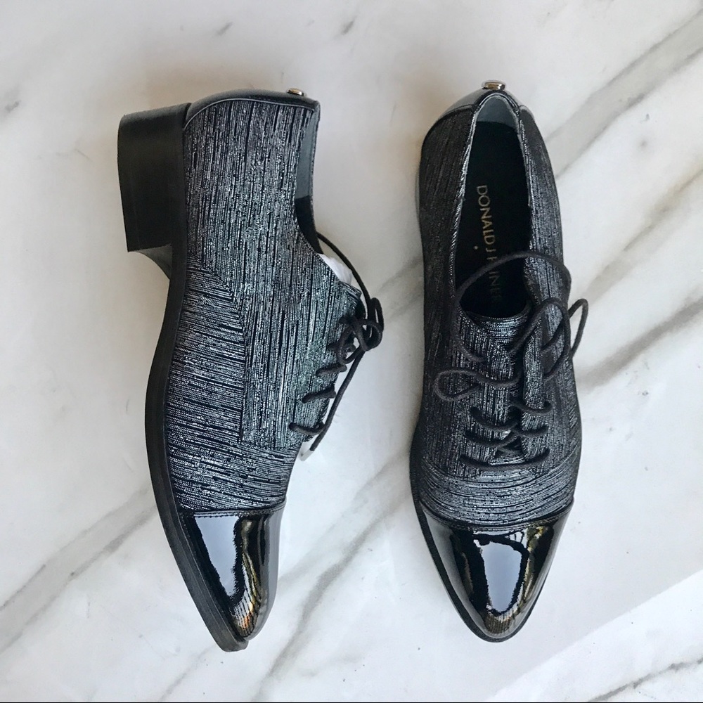 Donald J Pliner Black lace up oxfords
