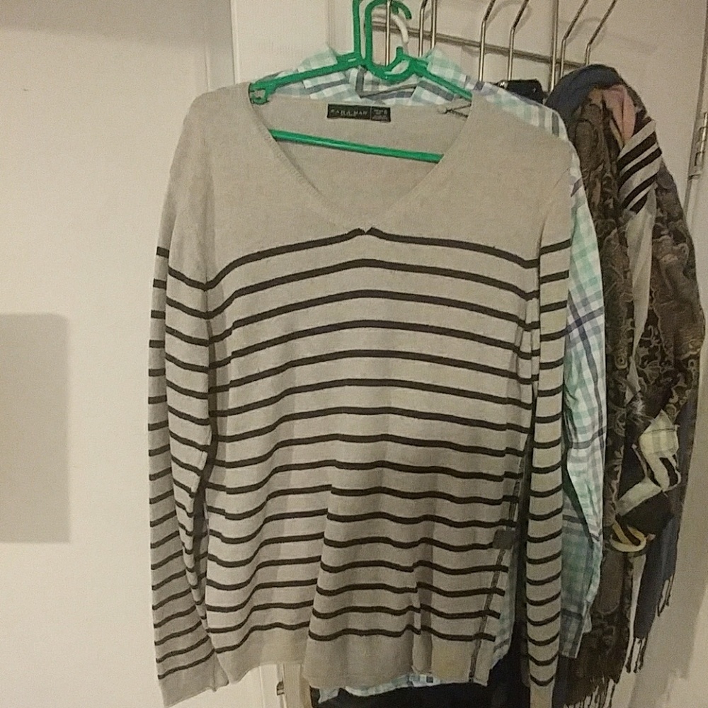 Zara v neck
