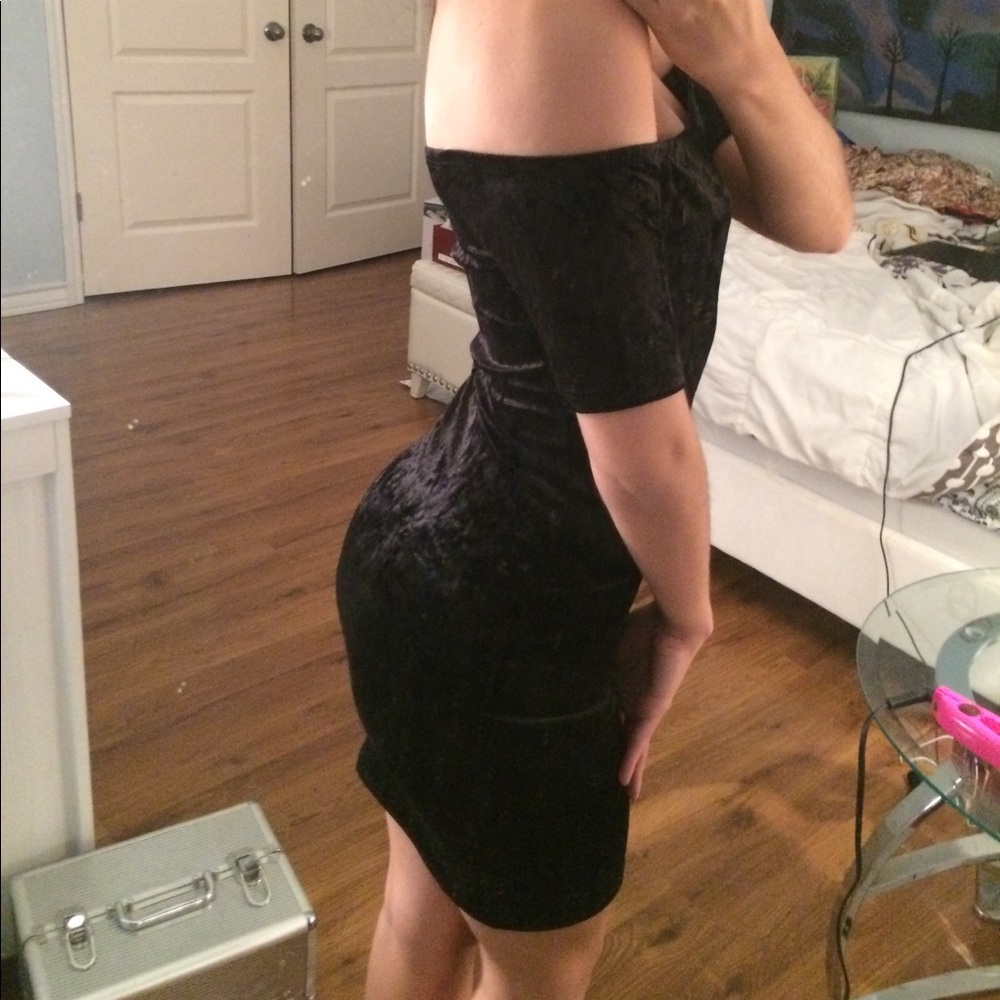 Tight Body-con Black Velvet Mini Party Dress