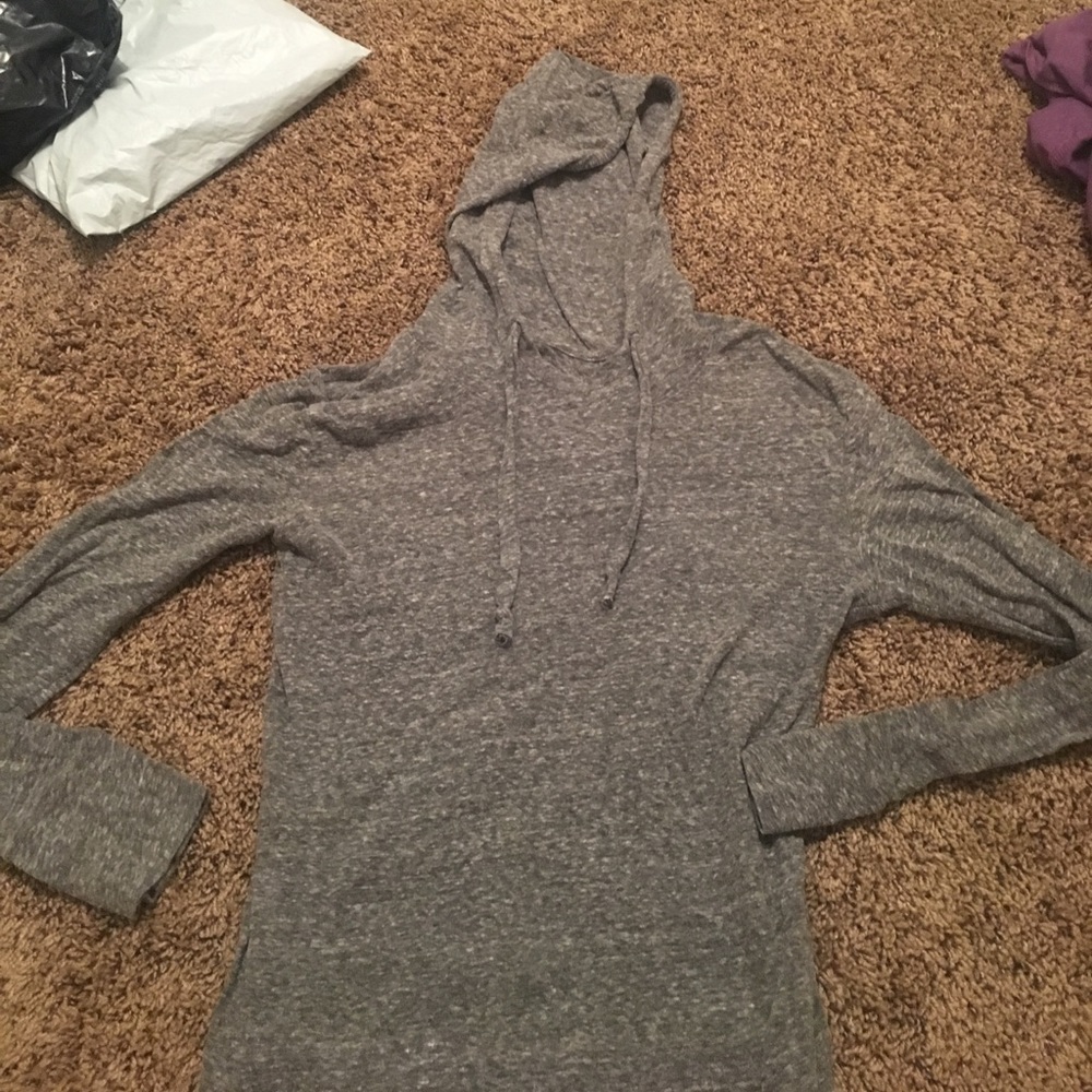Too small - Picture 1 of 2