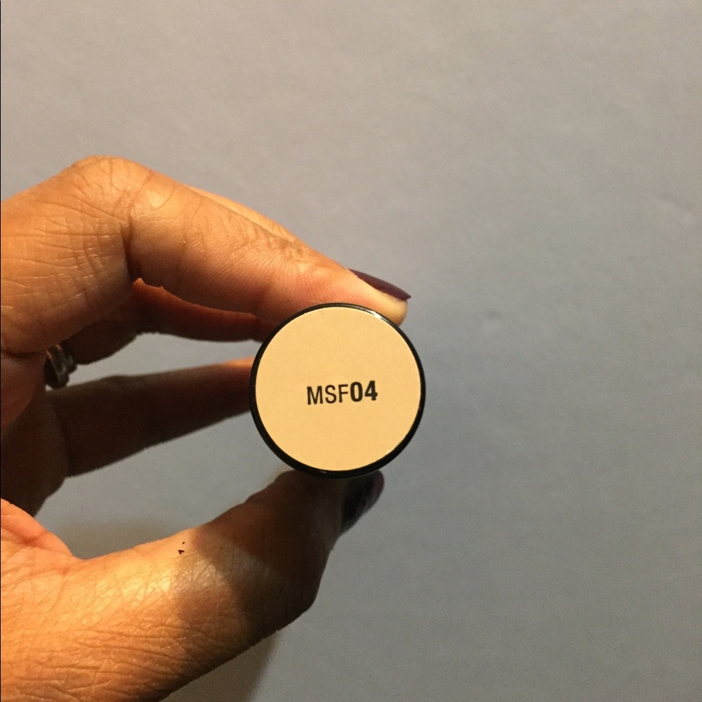 NYX Foundation Stick - "MSF04"