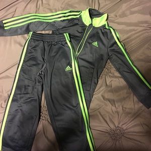 Little Boys Size 5 Adidias Warm Up set