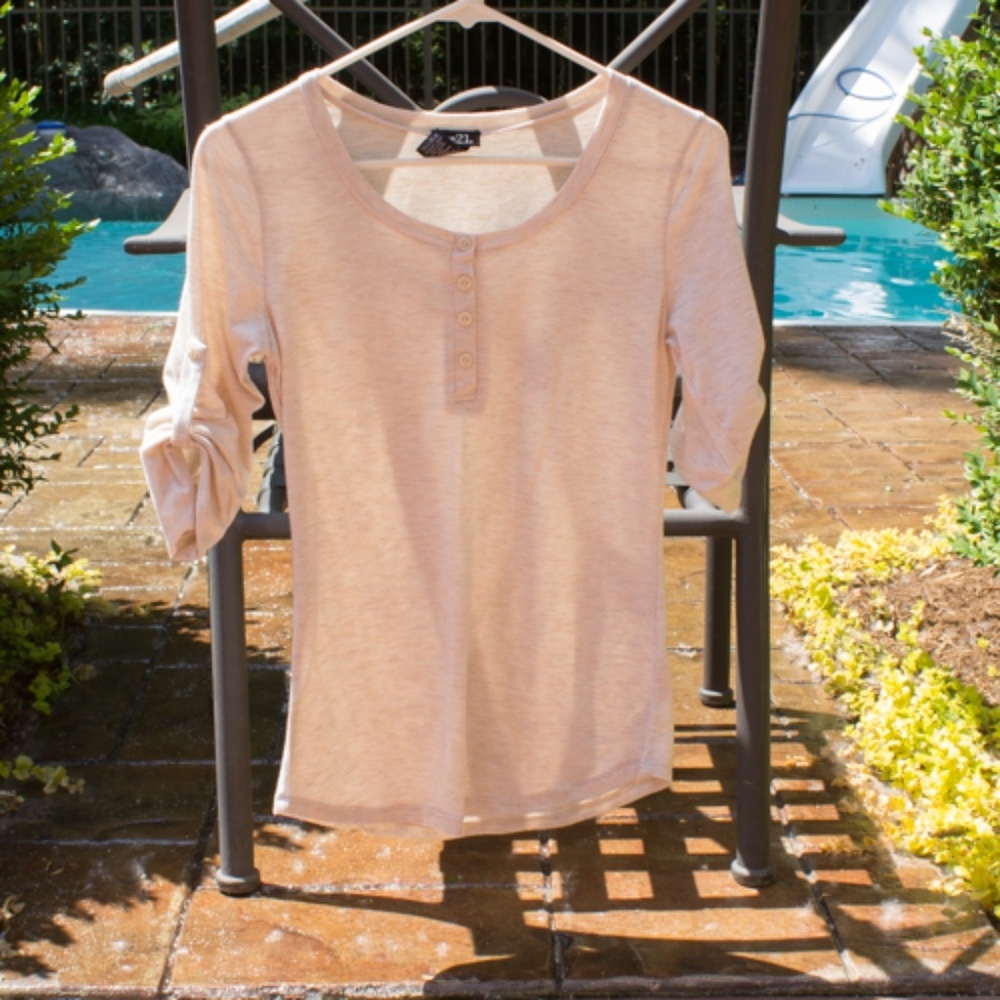 Rue21 beige 3/4 top