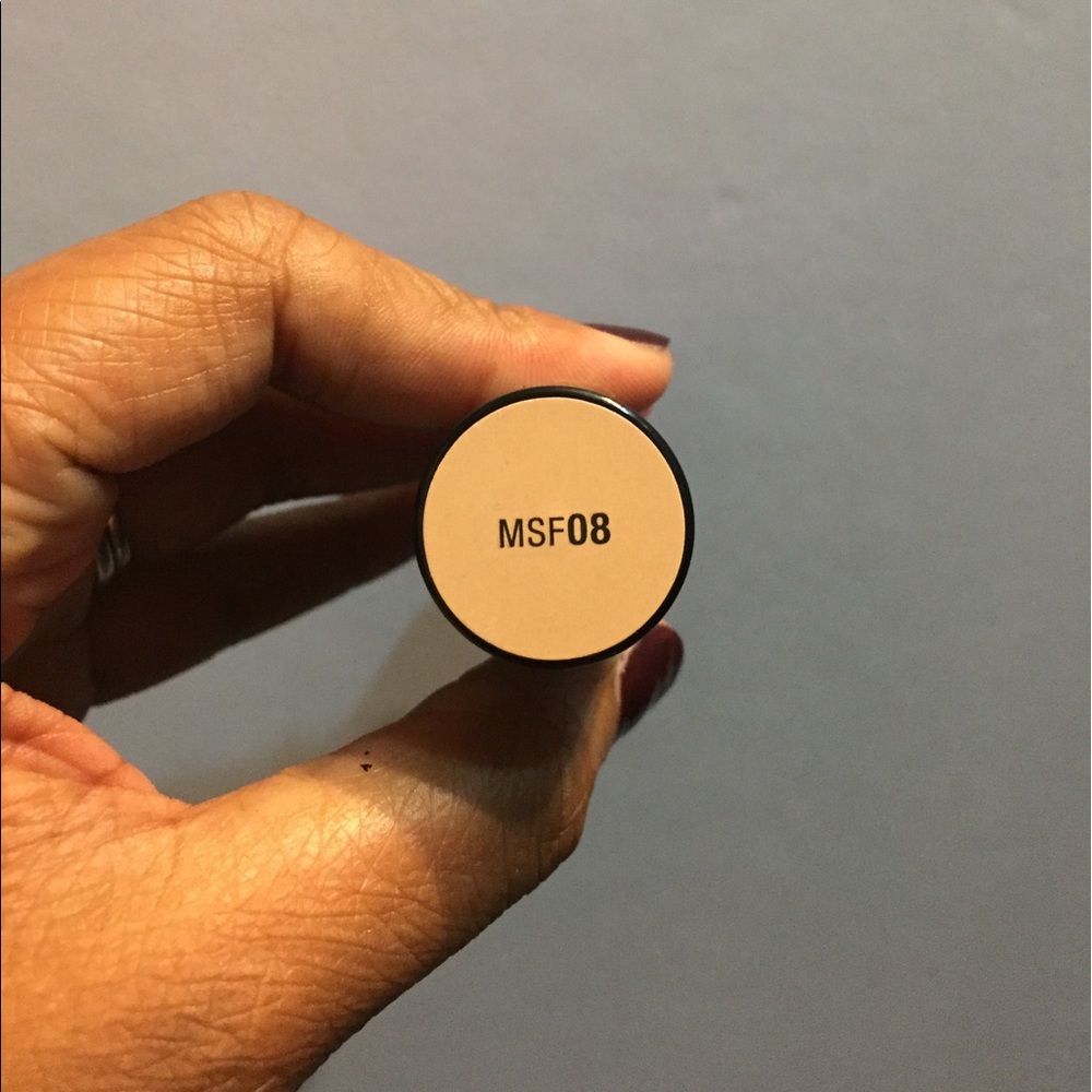 NYX Foundation Stick - "MSF08"