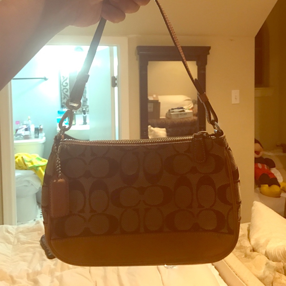 COACH signature purse💕 - Picture 2 of 3