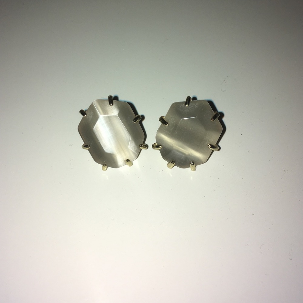 Discontinued Kendra Scott "Morgan" stud
