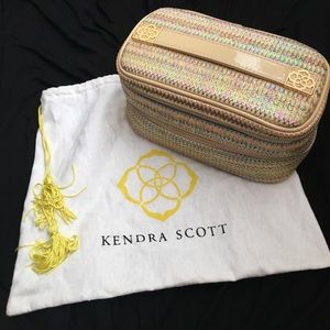 Kendra Scott makeup bag w/ dust bag