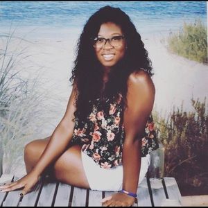 Meet your Posher, Zoie