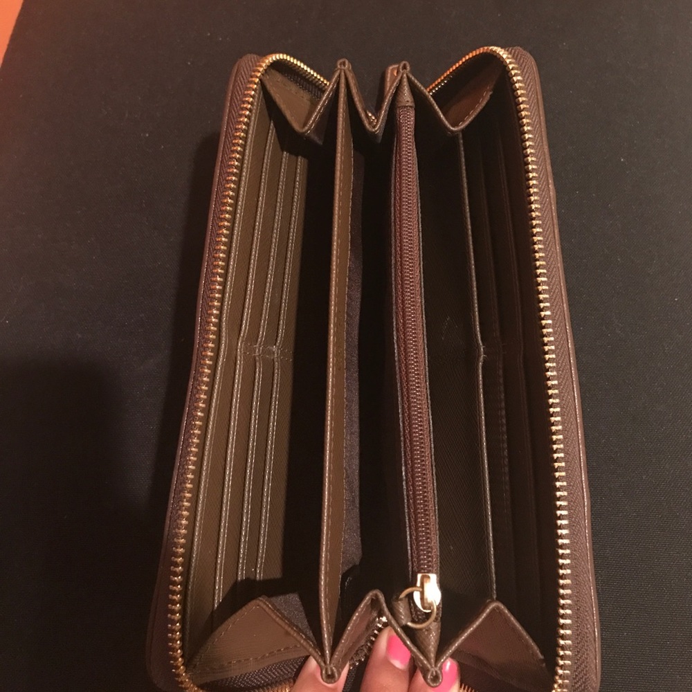 Authentic Coach Wallet - Picture 4 of 4