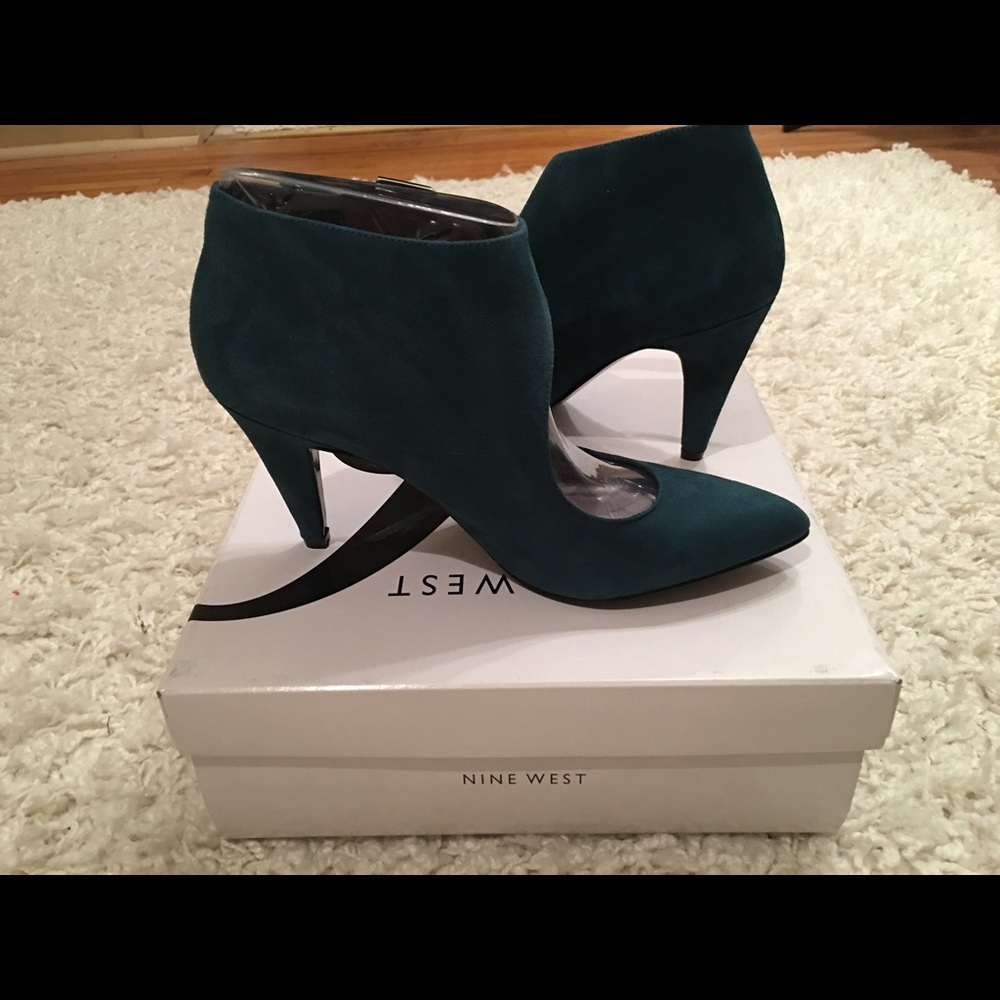NIB Nine West turquoise heel. - Picture 2 of 7