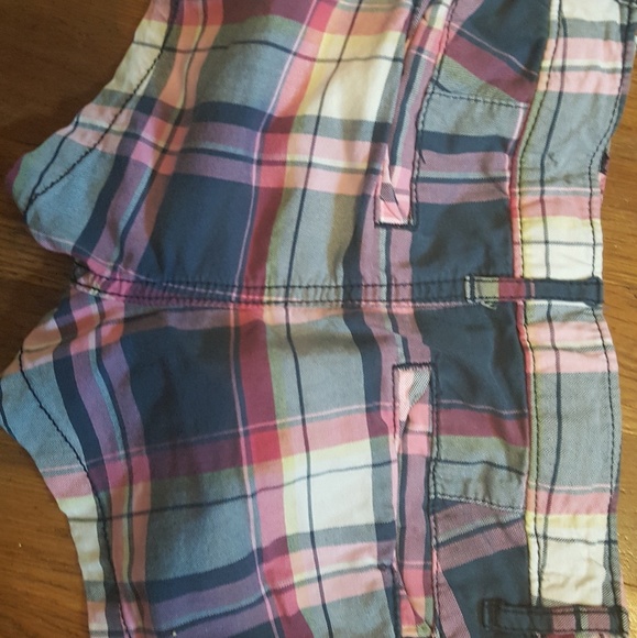 Like new Abicrombie short - Picture 2 of 5