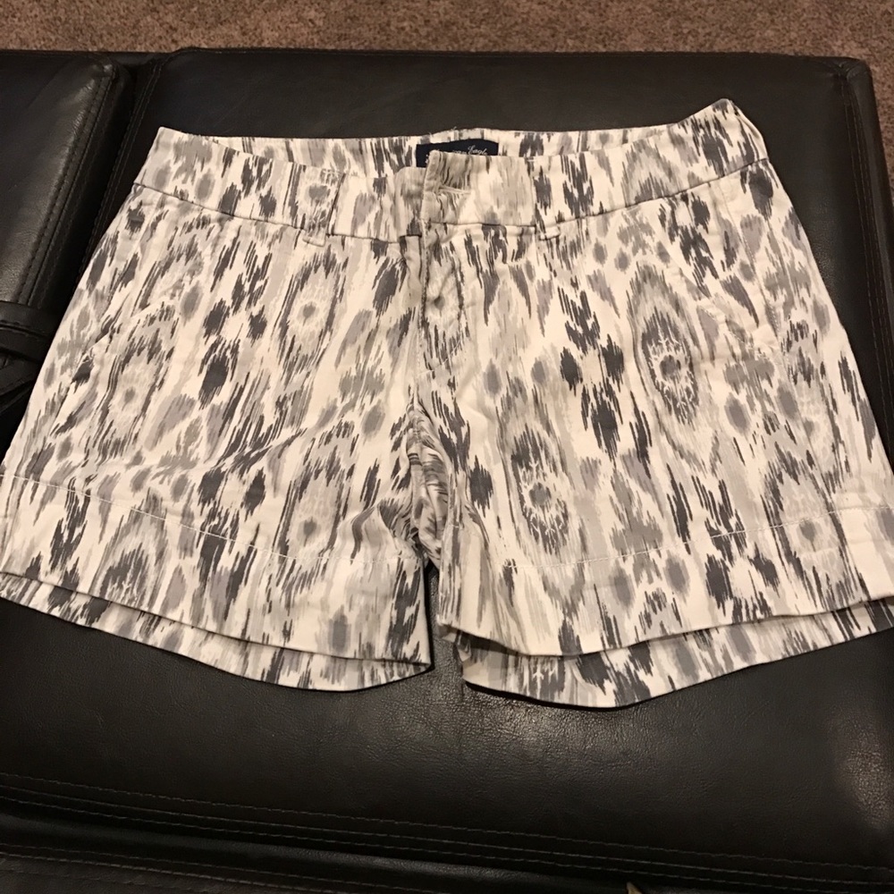 American Eagle grey patterned midi shorts