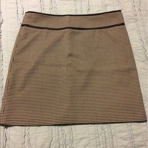 NWT Loft Skirt in Houndstooth, size 10