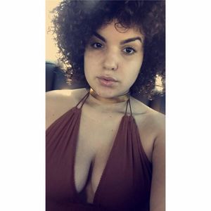 Meet your Posher, Crystal